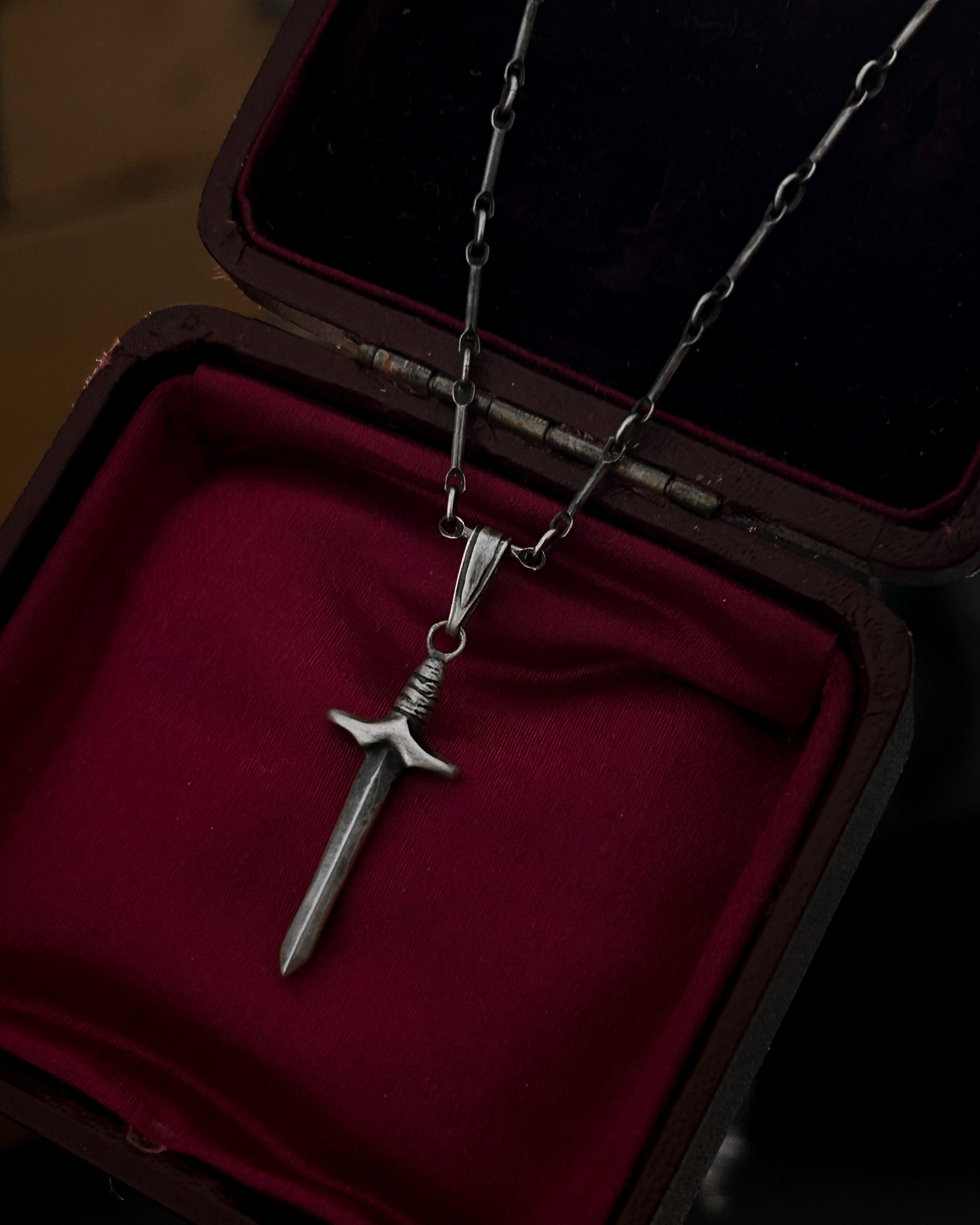 Dainty Dagger